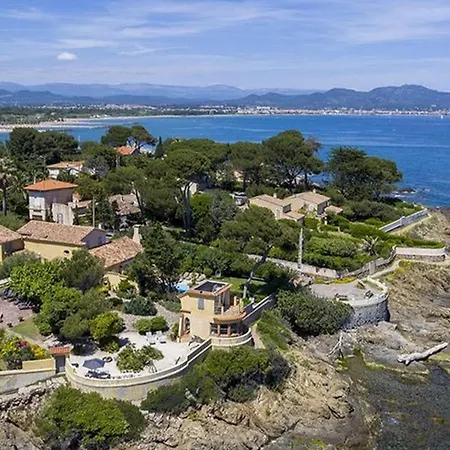 Villa Artistic Waterfront With Private Pool - What'app - 0049-1551-0224-169 - For Reservations!